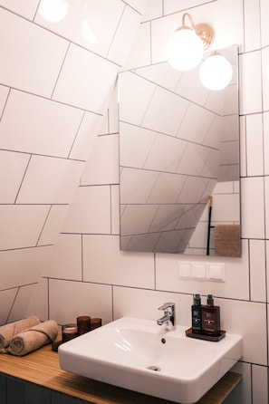 Free toiletries, hair dryer, towels - Hotel Krumbach (Krumbach)