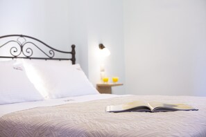 3 bedrooms, in-room safe, iron/ironing board, free WiFi
