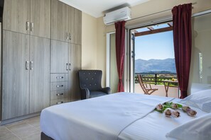 Room - Armonia Villas Kefalonia, “Beautiful location, deluxe services" (Lixouri)