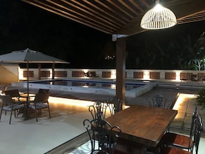 Poolside bar
