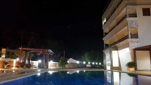 Basic Quadruple Room | Free WiFi, bed sheets