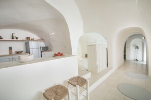 Interior - Winery House where dreams live... Villa with private pool and stunning garden (Φοινικιά)