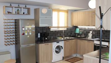 Refrigerador, microondas, horno y lavavajillas