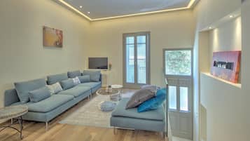 TV connectée, chaîne hi-fi, espaces bureaux