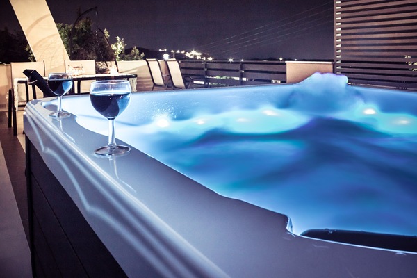 Bain à remous extérieur