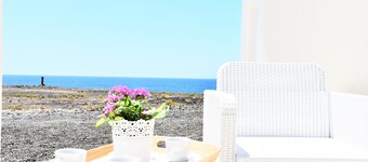 Lanzarote, Villa on the seafront.