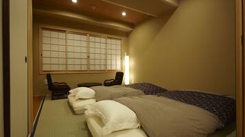 1 bedroom, iron/ironing board, travel crib, WiFi