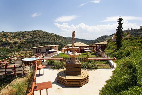 Terrace/patio - VILLA ZEUS/ESTATE KARES (Τύλισος)