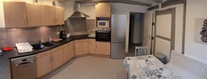 Fridge, microwave, oven, stovetop - 18th century half-timbered house, classified ***, renovation 2019 (Bergheim)