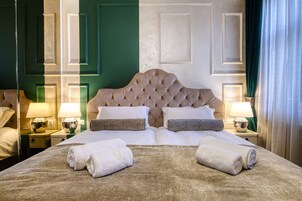 Habitación de diseño con 1 cama doble o 2 individuales (14) | Ropa de cama de alta calidad, minibar, escritorio y cortinas opacas