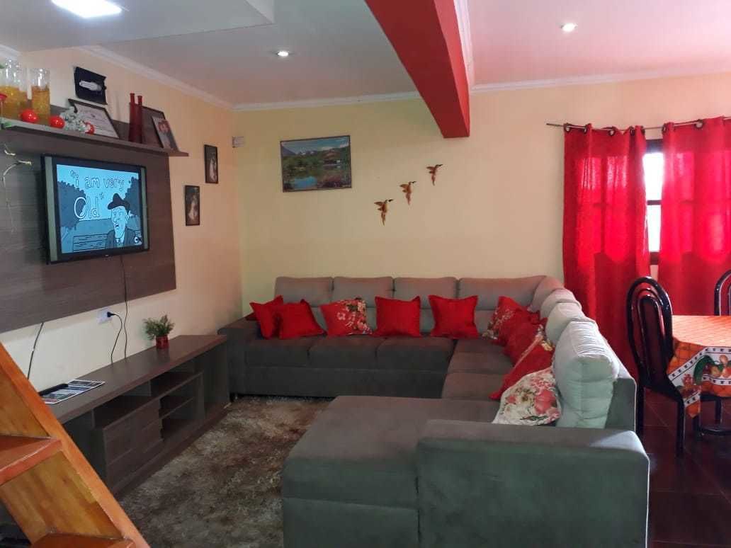 Family Duplex, Multiple Beds | Living room | 32-inch Smart TV with cable channels, TV, Netflix