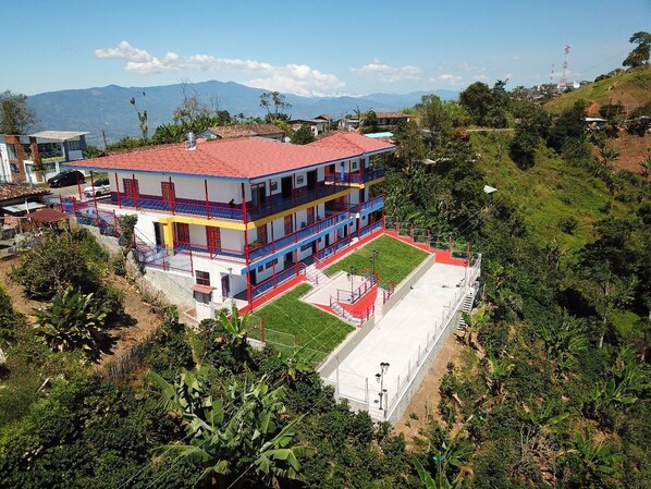 Fachada de la propiedad