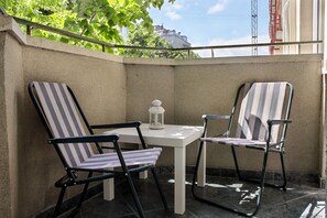 Outdoor dining - Cosy Comfort Apartment in the city center of Varna (Варна)