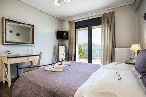 4 soverom, skrivebord, lydisolert og strykejern/-brett