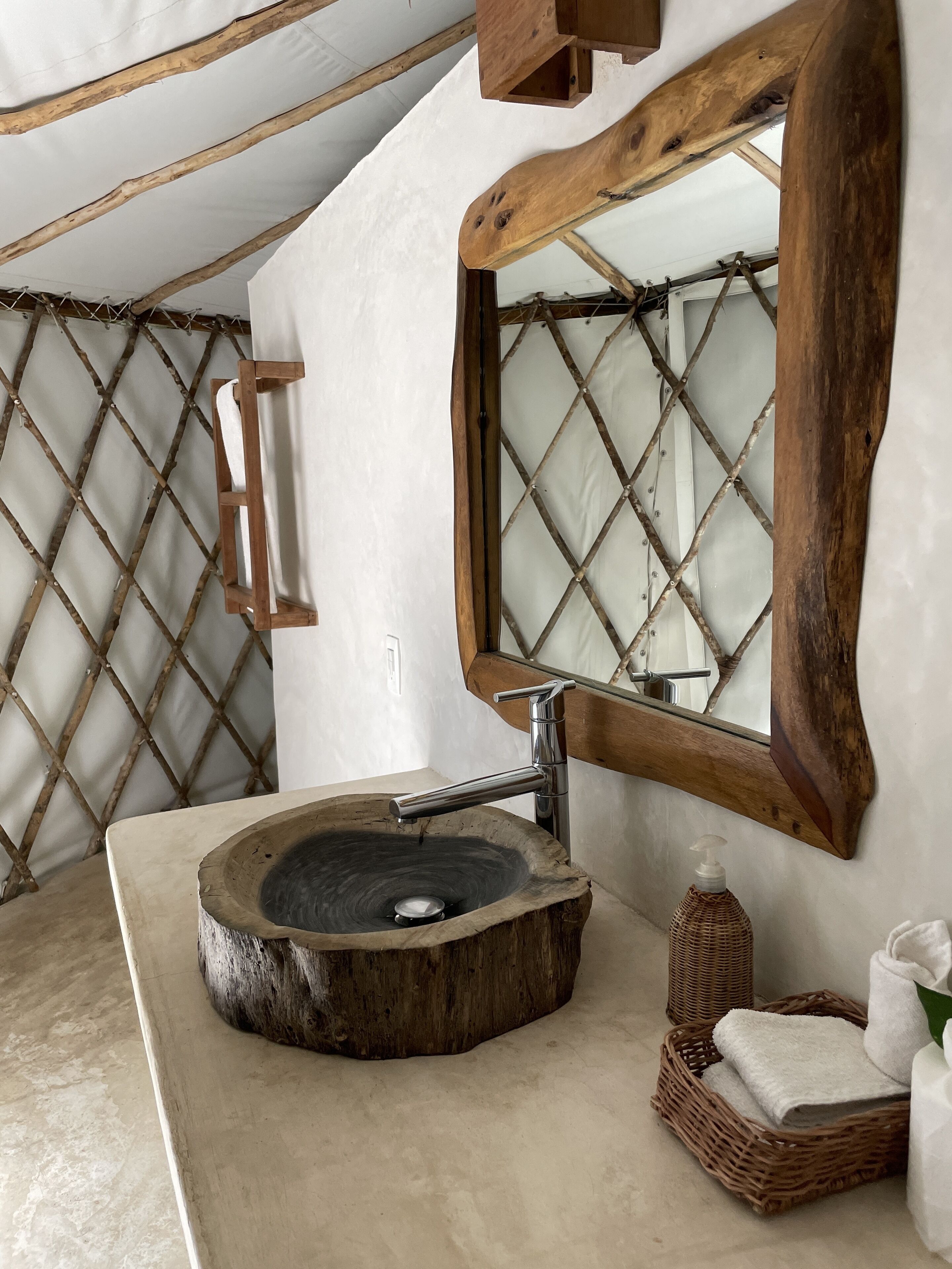 shower, free toiletries, towels, soap