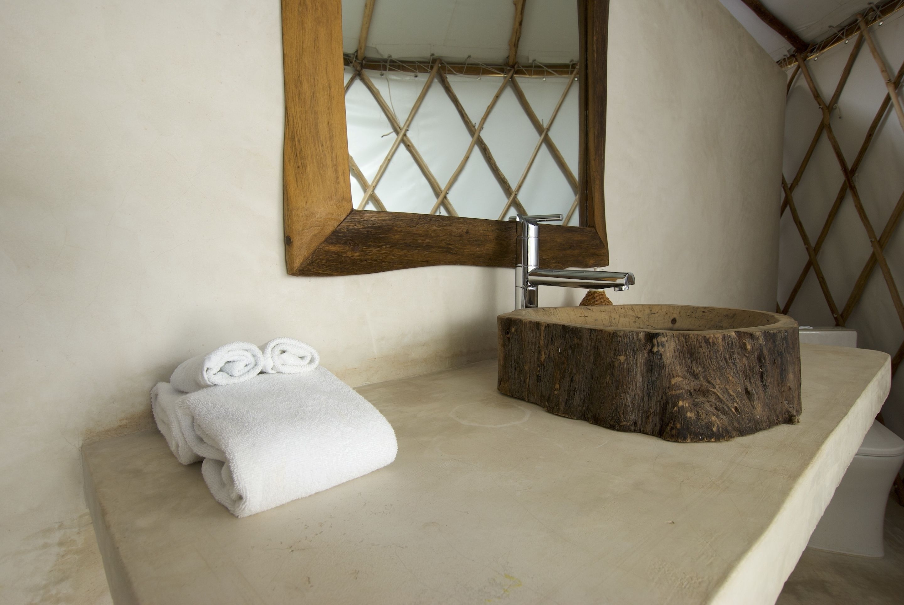 shower, free toiletries, towels, soap