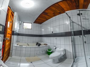 Superior Suite, 1 King Bed, Garden View | Jetted tub - Ecolodge Don Felix (Santa Ana)