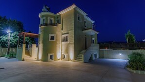 Exterior - Armonia Villas Kefalonia, “Beautiful location, deluxe services" (Lixouri)
