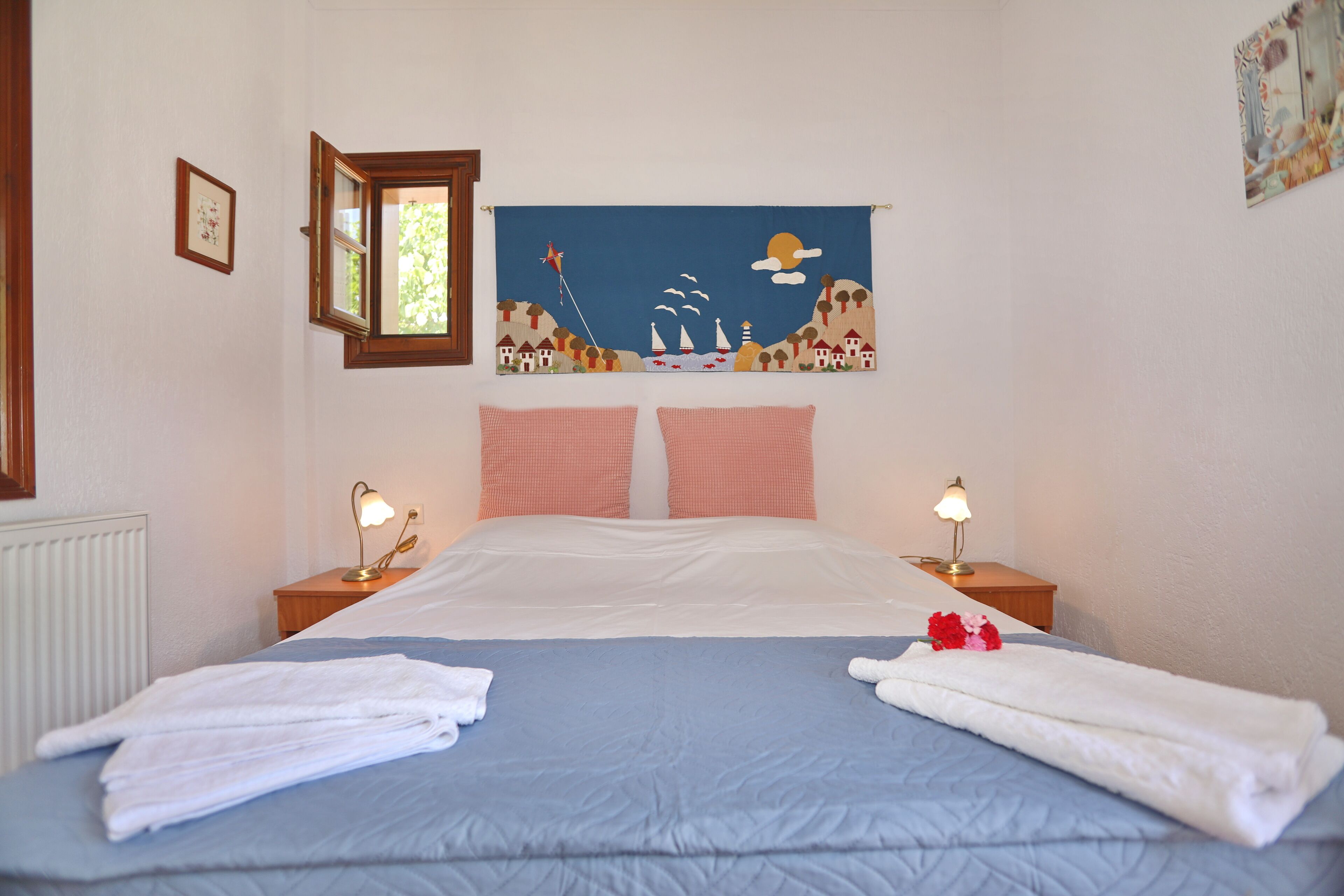 2 bedrooms, iron/ironing board, WiFi, bed sheets