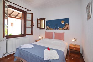 2 chambres, fer et planche à repasser, Wi-Fi, draps fournis