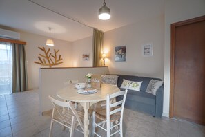 Dining - Avra Apartments, Maistros (Καλύβες)