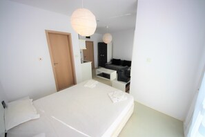 1 bedroom, WiFi, bed sheets