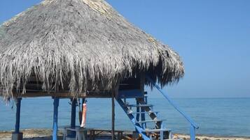 Family Cabin (Kiosk) | Beach/ocean view