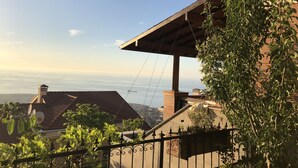Villa de lujo, varias camas, vistas al mar | Vistas al jardín