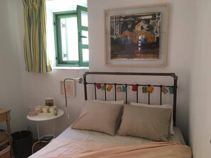 2 bedrooms, iron/ironing board, WiFi, bed sheets - Traditional house near Monemvasia- Mountain & Sea (Χάρακας)