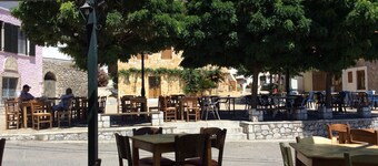 Perinteinen talo lähellä Monemvasiaa - Mountain & Sea