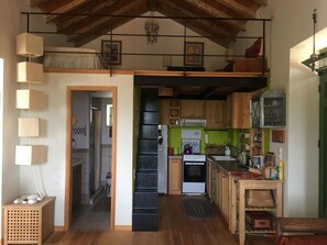 Refrigerador, horno, parrilla de estufa y cafetera y tetera