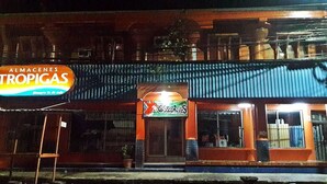 Front of property - Hostal Guacamayos (La Ceiba)