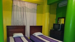 Twin Room, 2 Twin Beds | WiFi (free) - Hostal Guacamayos (La Ceiba)