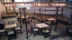 Terrace/patio - Chateau Louis Hotel & Conference Centre (Edmonton)