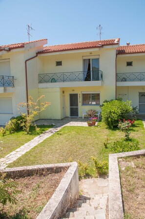 Exterior - Welcome to frama house (Νέα Σκιώνη)