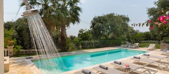 Villa Pietra - private pool, stunning sea views, fast internet, sleeps 10+