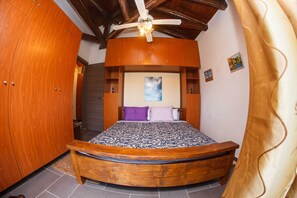 3 Schlafzimmer, Bügeleisen/Bügelbrett, Bettwäsche