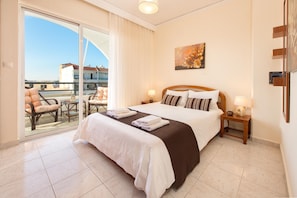 2 bedrooms, in-room safe, desk, soundproofing