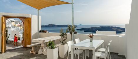 屋外ダイニングエリア