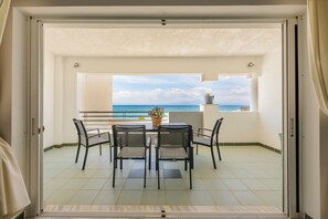 Dining - AGALI 2 MAISONETTE FRONT OF THE SEA (Ακρογιάλι)