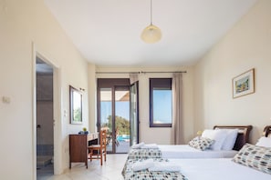 3 bedrooms, iron/ironing board, internet, bed sheets