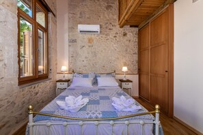 2 chambres, fer et planche à repasser, Wi-Fi, draps fournis