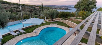 Sunny Place Resort, Deluxe Rooms, Appartments & Suites