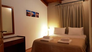 2 makuuhuonetta, silitysrauta/-lauta, internet, vuodevaatteet