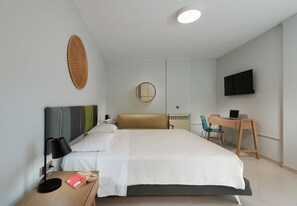 2 bedrooms, in-room safe, desk, soundproofing