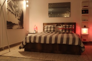 Desk, soundproofing, iron/ironing board, WiFi - Luxury studio fully equipped with a private garden quietly situated (Πανόραμα)