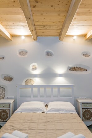 3 bedrooms, soundproofing, iron/ironing board, free WiFi - Cosy Traditional Villa - Private Pool - Perfect for families with children (Χανια)