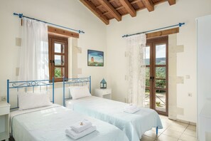 10 habitaciones, caja de seguridad en la habitación y escritorio 