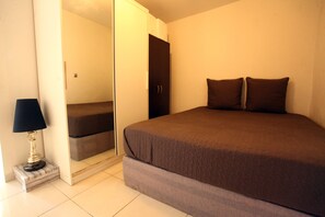 2 soverom, lydisolert, internettilgang og sengetøy