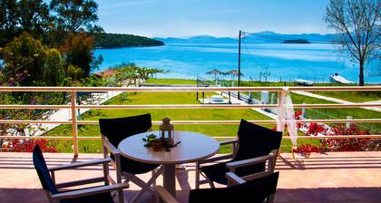 VILLA APHRODITE BY THE SEA
